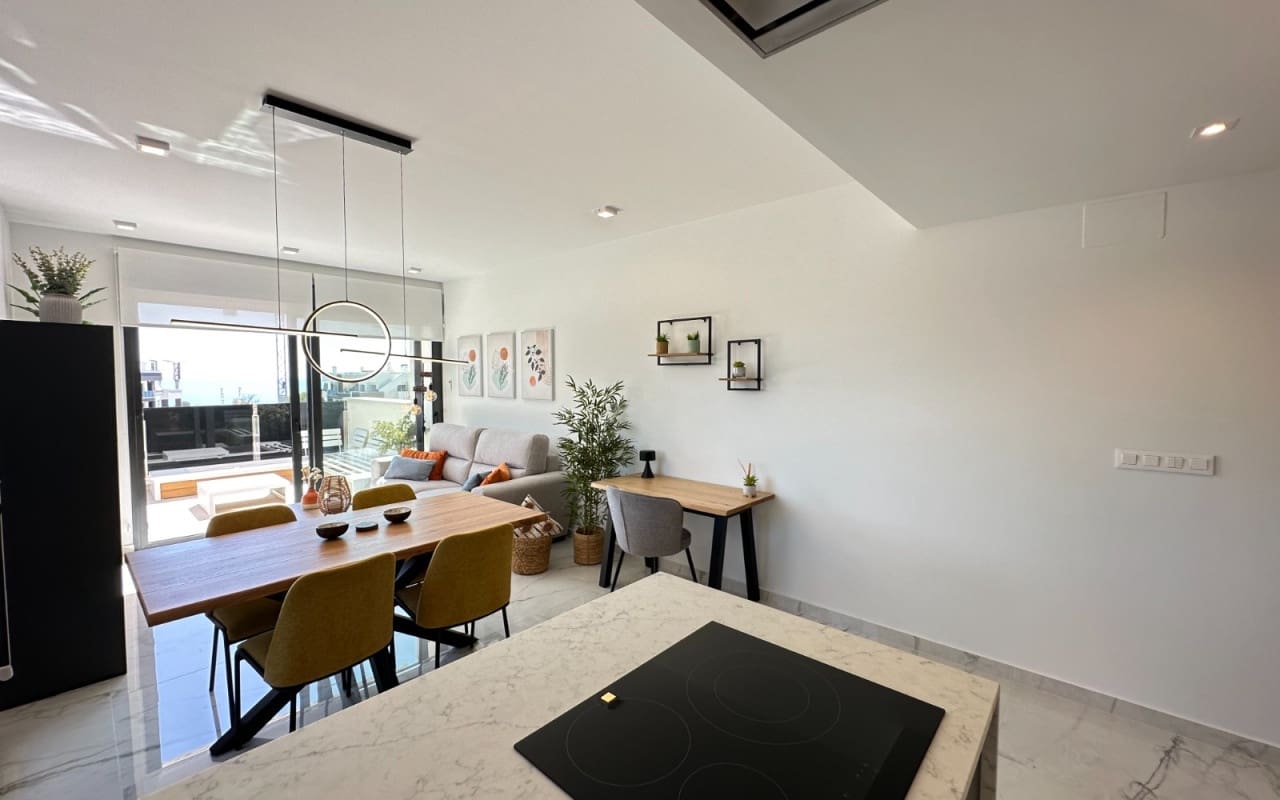 2 soverom Penthouse til salgs i Playa Flamenca med svømmebasseng - € 595 000 (Ref: 9136187)