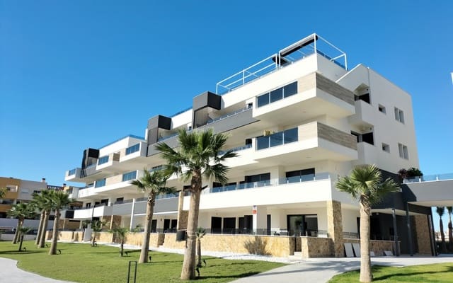 2 soverom Penthouse til salgs i Playa Flamenca, Orihuela med svømmebasseng - € 595 000 (Ref: 9136187)