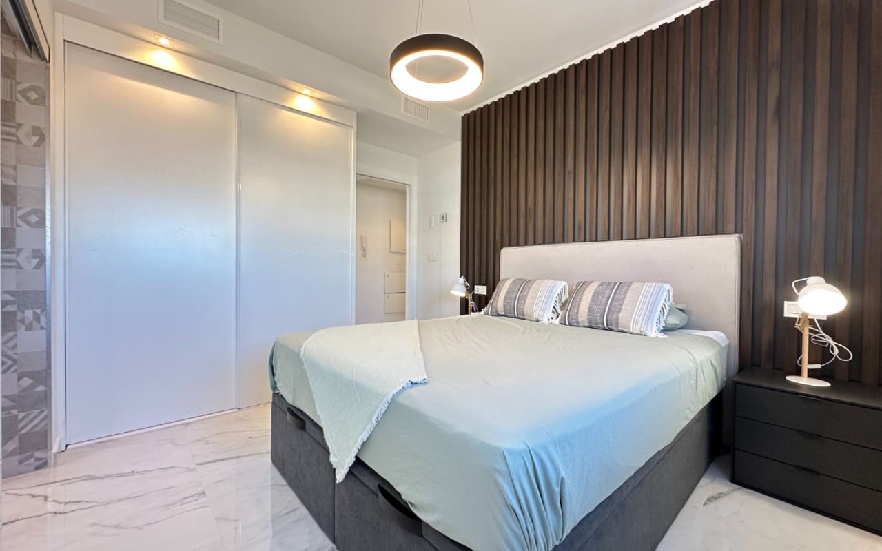 2 soverom Penthouse til salgs i Playa Flamenca med svømmebasseng - € 595 000 (Ref: 9136187)