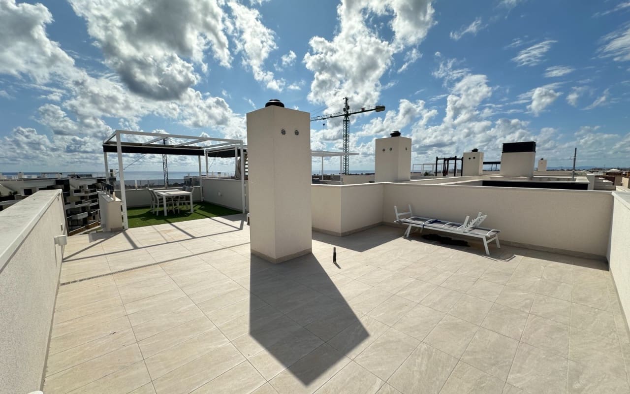 2 soverom Penthouse til salgs i Playa Flamenca med svømmebasseng - € 595 000 (Ref: 9136187)