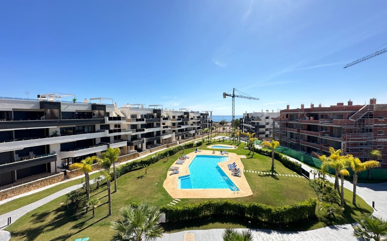 2 soverom Penthouse til salgs i Playa Flamenca med svømmebasseng - € 595 000 (Ref: 9136187)