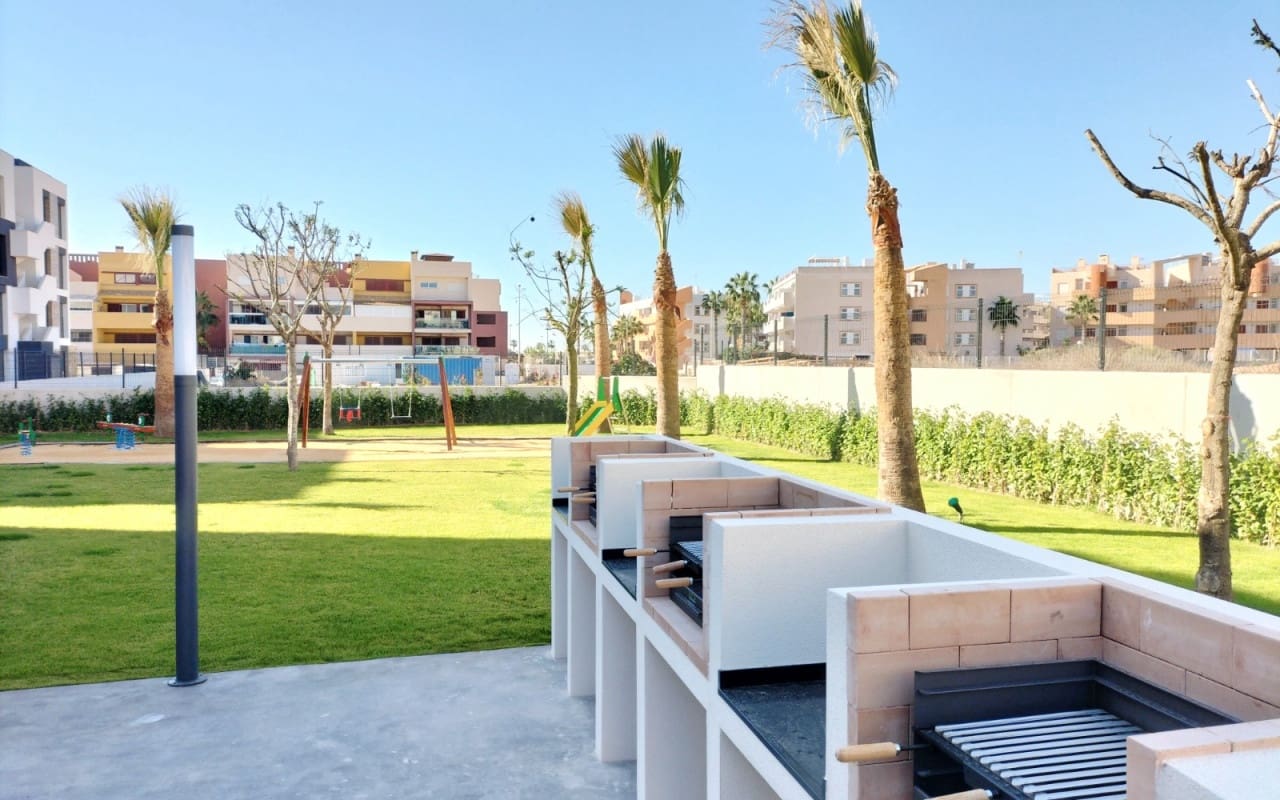 2 soverom Penthouse til salgs i Playa Flamenca med svømmebasseng - € 595 000 (Ref: 9136187)