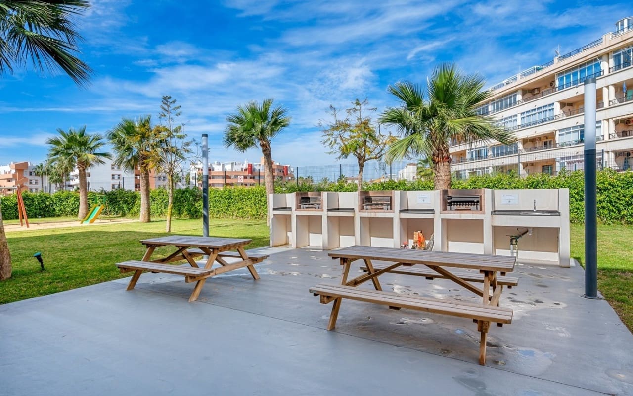 2 soverom Penthouse til salgs i Playa Flamenca med svømmebasseng - € 595 000 (Ref: 9136187)