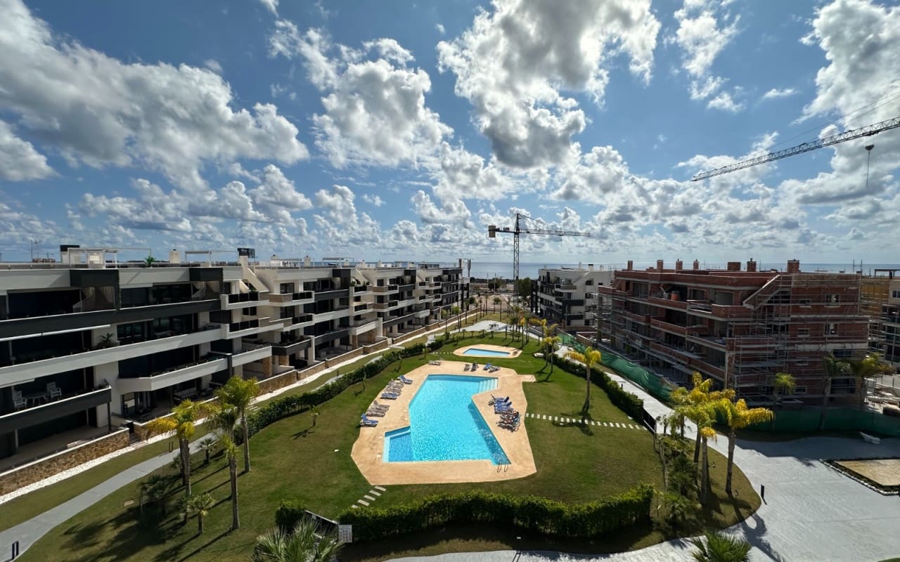2 soverom Penthouse til salgs i Playa Flamenca med svømmebasseng - € 595 000 (Ref: 9136187)