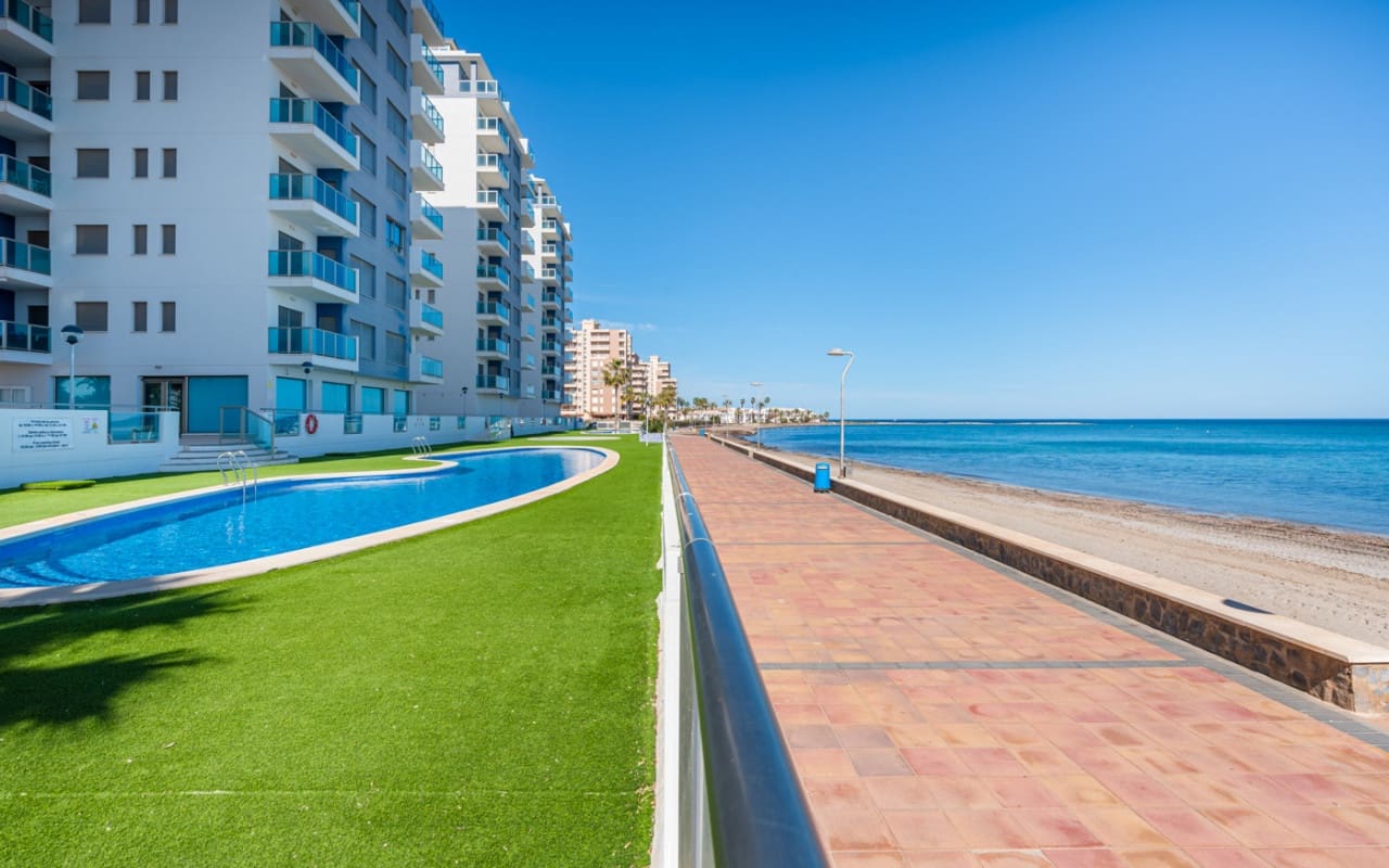 1 Zimmer Penthouse zu verkaufen in La Manga del Mar Menor mit Pool - 380.000 € (Ref: 9136204)
