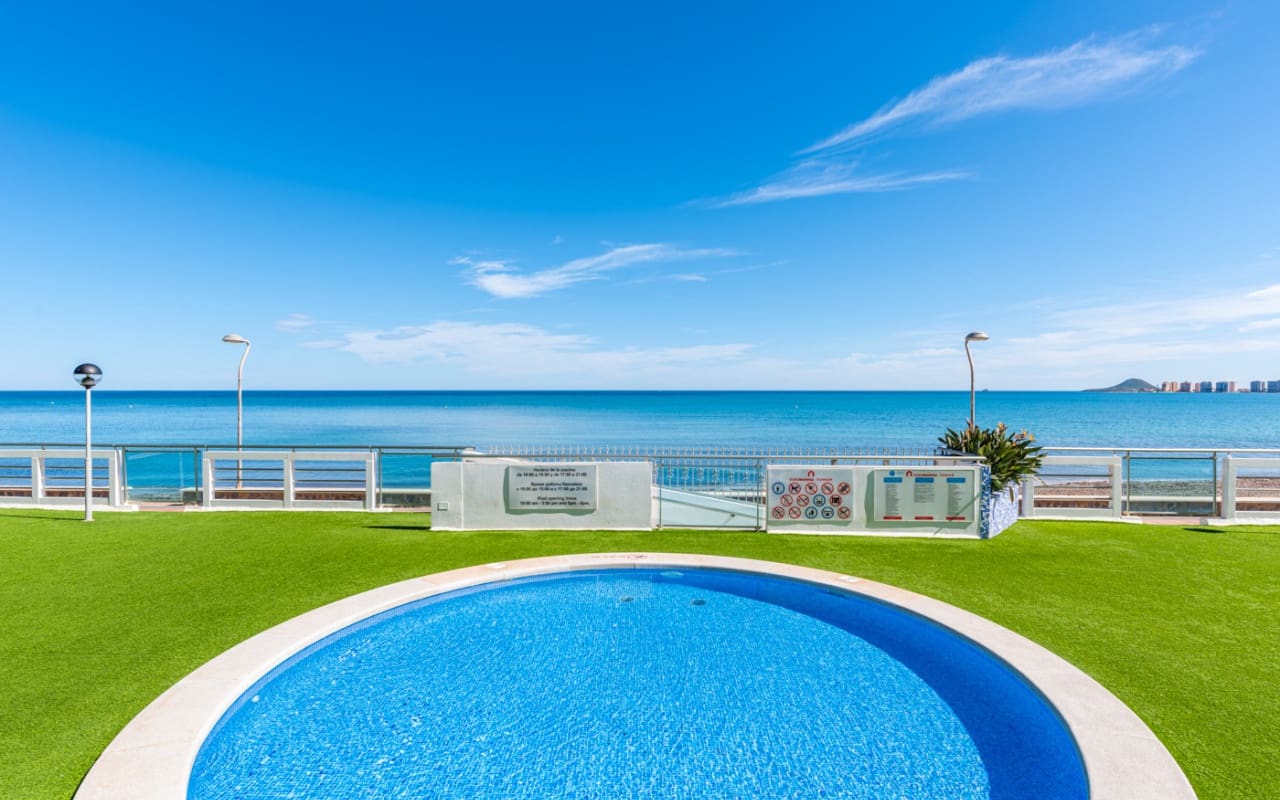 1 Zimmer Penthouse zu verkaufen in La Manga del Mar Menor mit Pool - 380.000 € (Ref: 9136204)