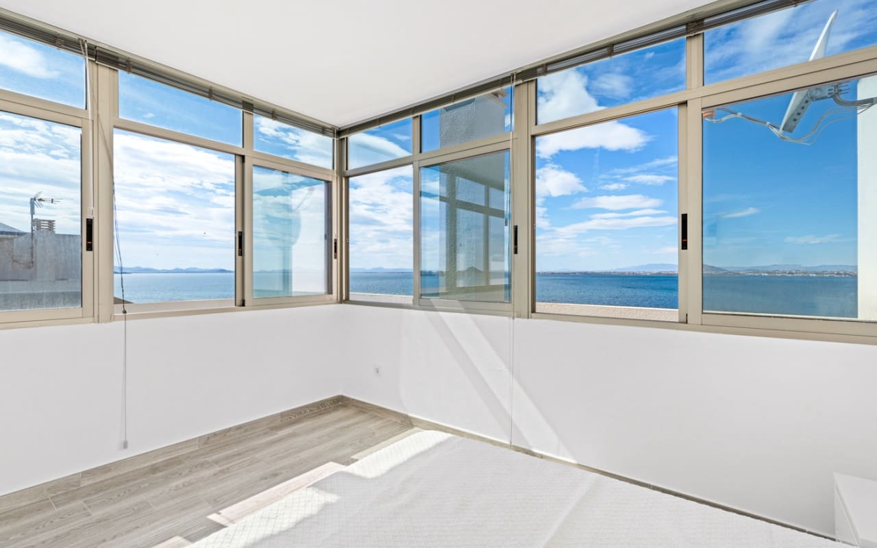 1 Zimmer Penthouse zu verkaufen in La Manga del Mar Menor mit Pool - 380.000 € (Ref: 9136204)