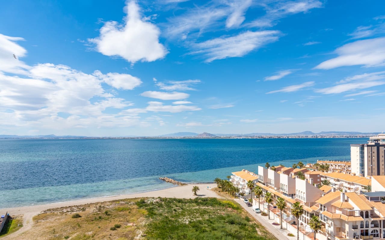 1 Zimmer Penthouse zu verkaufen in La Manga del Mar Menor mit Pool - 380.000 € (Ref: 9136204)
