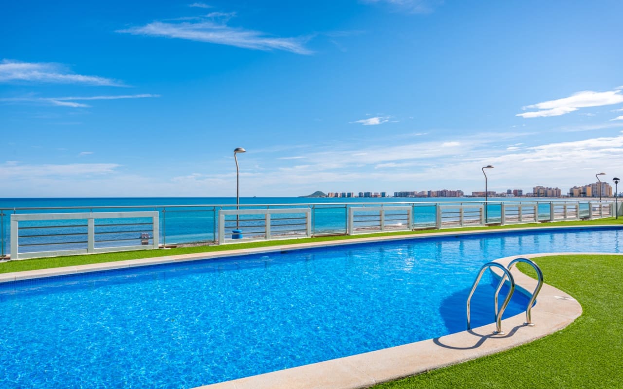 1 Zimmer Penthouse zu verkaufen in La Manga del Mar Menor mit Pool - 380.000 € (Ref: 9136204)