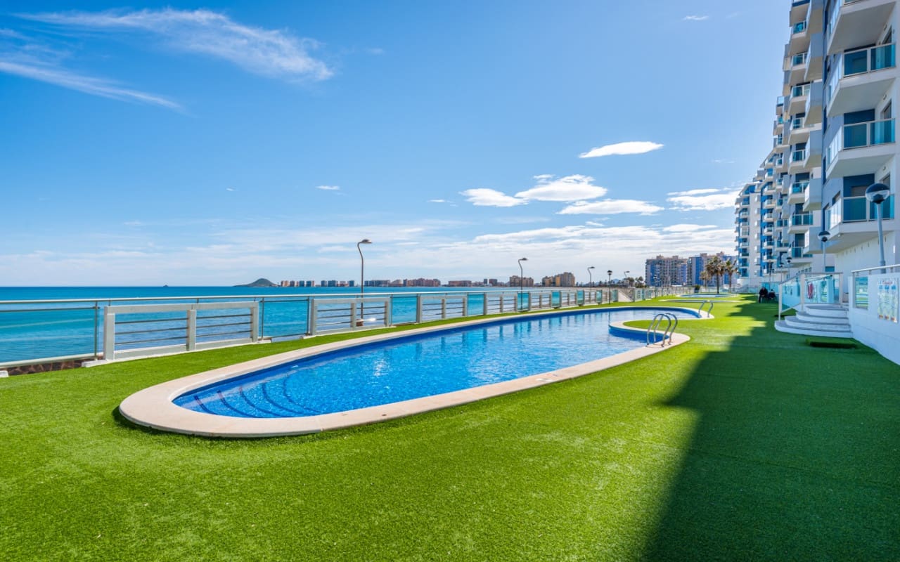 1 Zimmer Penthouse zu verkaufen in La Manga del Mar Menor mit Pool - 380.000 € (Ref: 9136204)