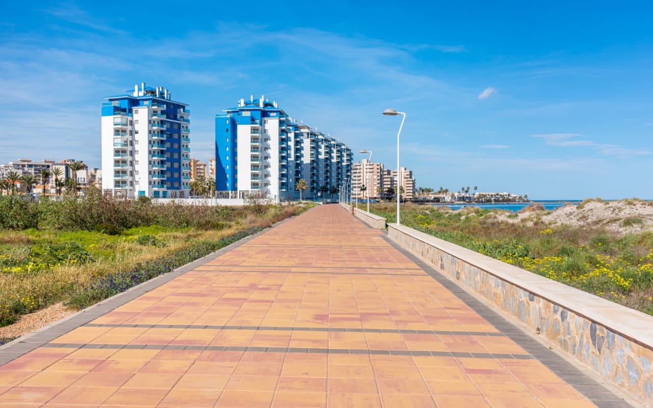 1 Zimmer Penthouse zu verkaufen in La Manga del Mar Menor mit Pool - 380.000 € (Ref: 9136204)