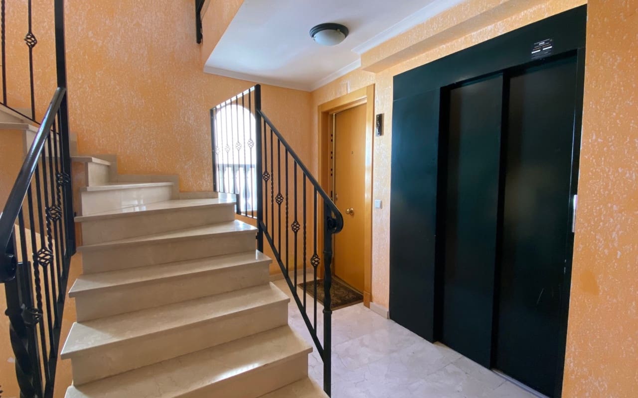 4 soverom Leilighet til salgs i Guardamar del Segura med svømmebasseng - € 239 000 (Ref: 9136206)