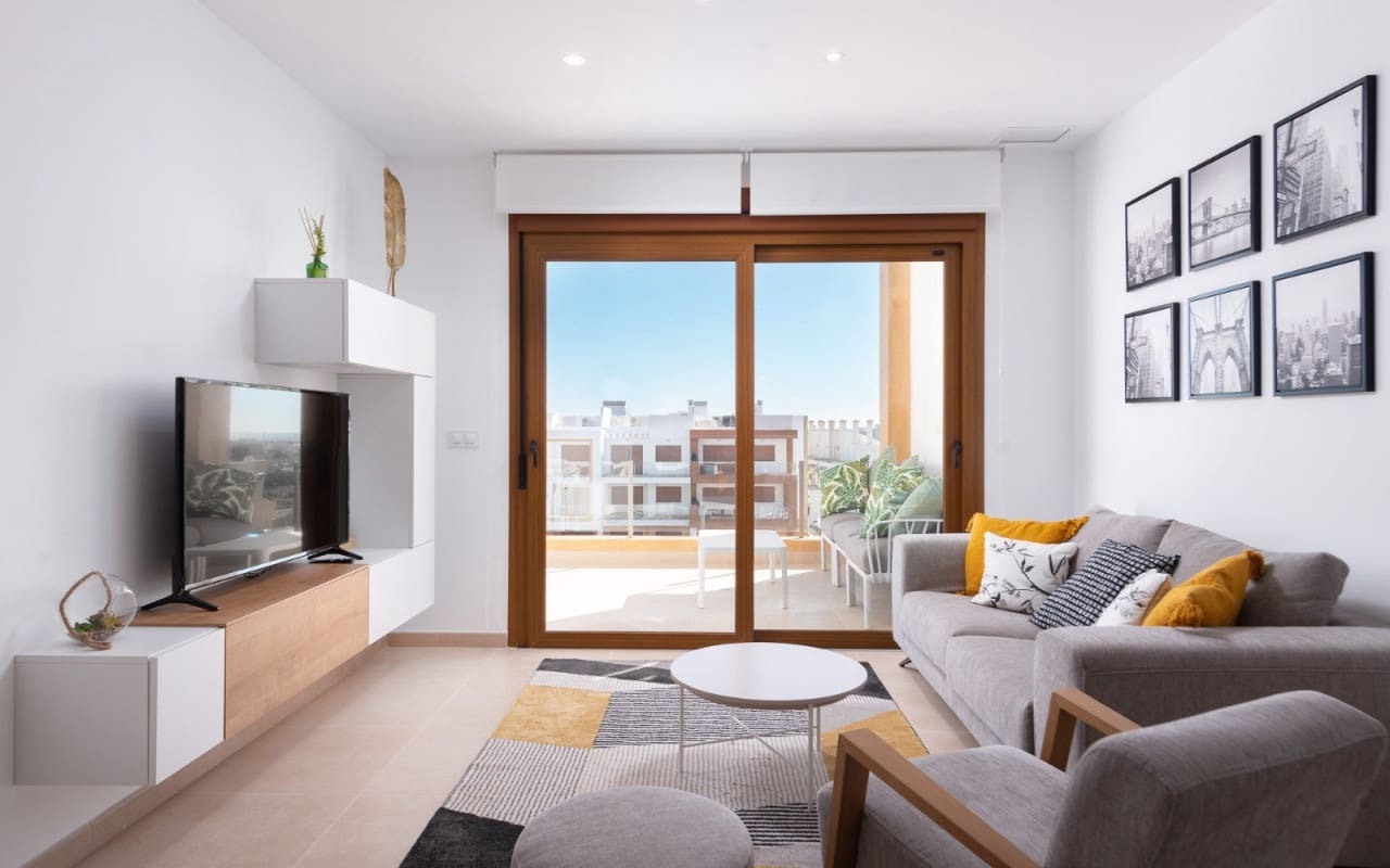 3 makuuhuone Huoneisto myytävänä paikassa Orihuela Costa mukana uima-altaan - 325 000 € (Ref: 9136208)