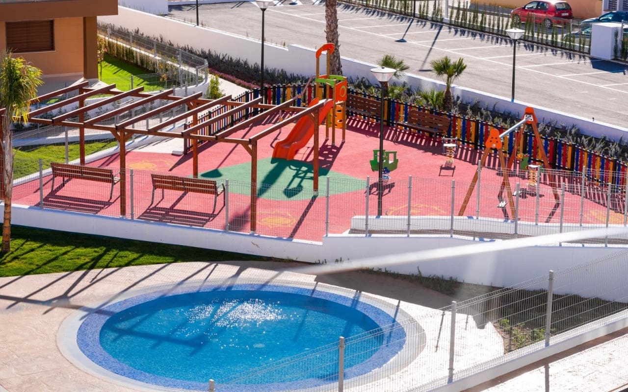 3 makuuhuone Huoneisto myytävänä paikassa Orihuela Costa mukana uima-altaan - 325 000 € (Ref: 9136208)