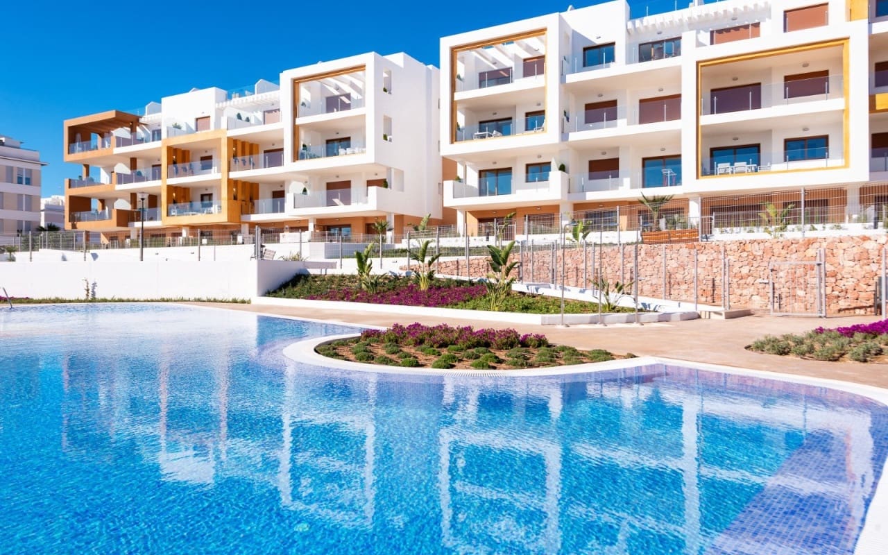 3 makuuhuone Huoneisto myytävänä paikassa Orihuela Costa mukana uima-altaan - 325 000 € (Ref: 9136208)