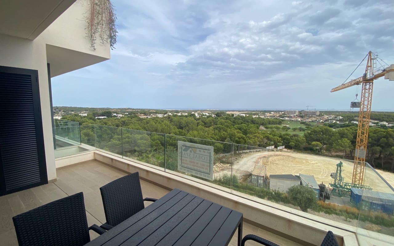 Apartamento de 2 habitaciones en Las Colinas Golf en venta con piscina - 475.000 € (Ref: 9136211)
