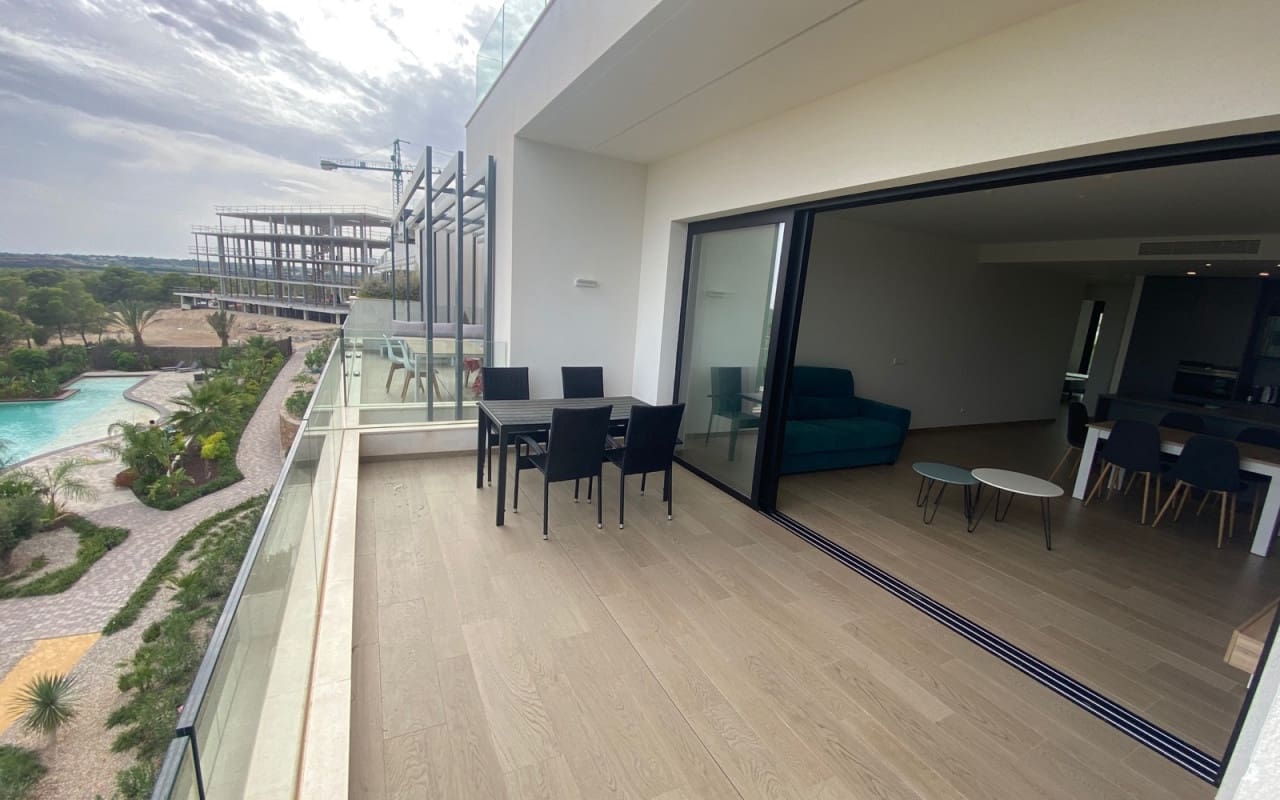 Apartamento de 2 habitaciones en Las Colinas Golf en venta con piscina - 475.000 € (Ref: 9136211)