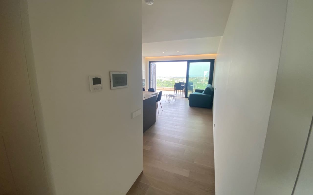 Apartamento de 2 habitaciones en Las Colinas Golf en venta con piscina - 475.000 € (Ref: 9136211)