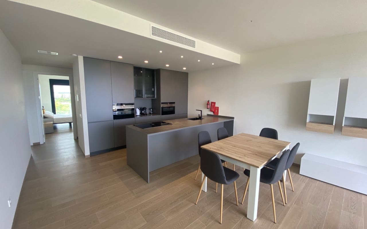 Apartamento de 2 habitaciones en Las Colinas Golf en venta con piscina - 475.000 € (Ref: 9136211)