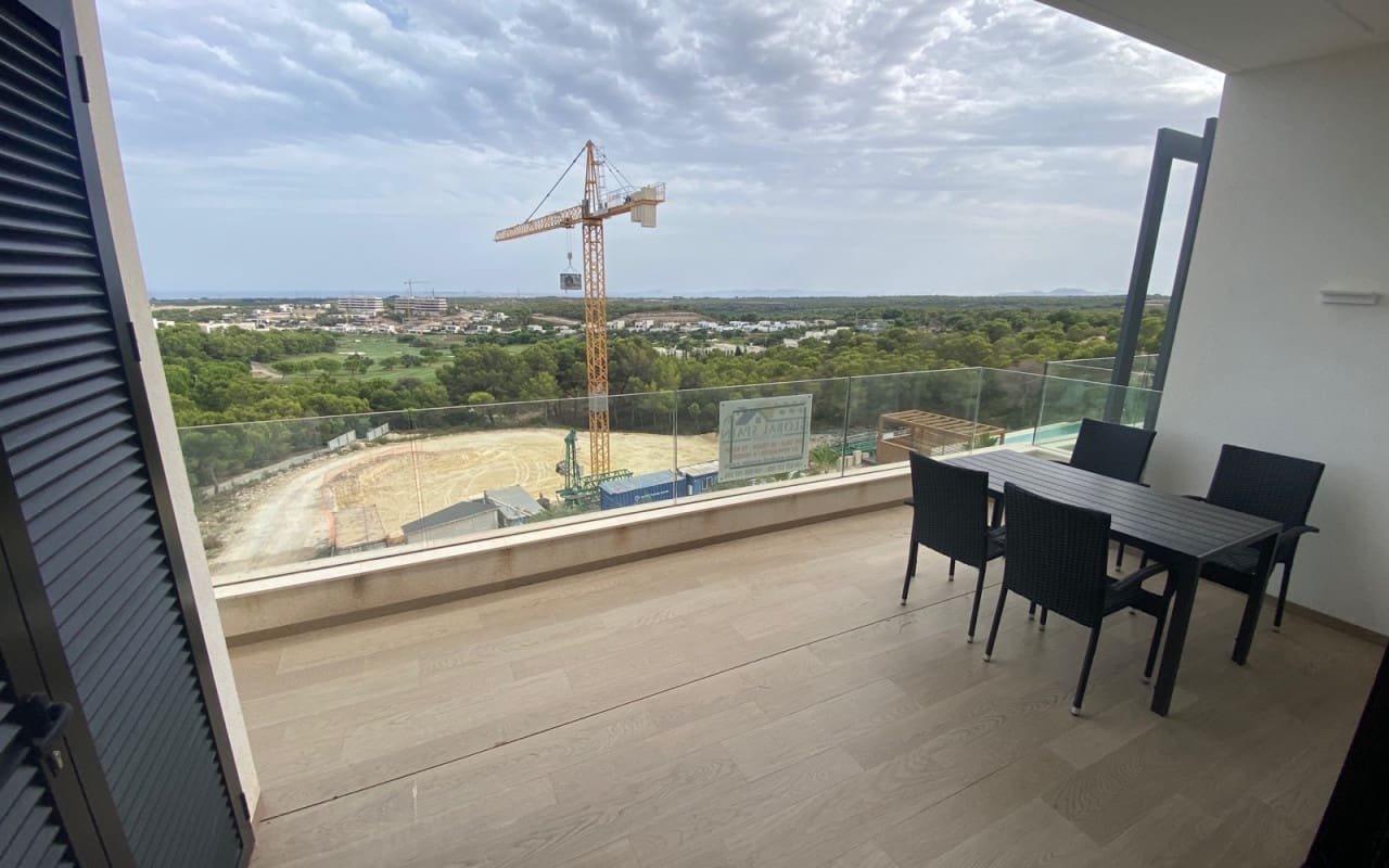 Apartamento de 2 habitaciones en Las Colinas Golf en venta con piscina - 475.000 € (Ref: 9136211)