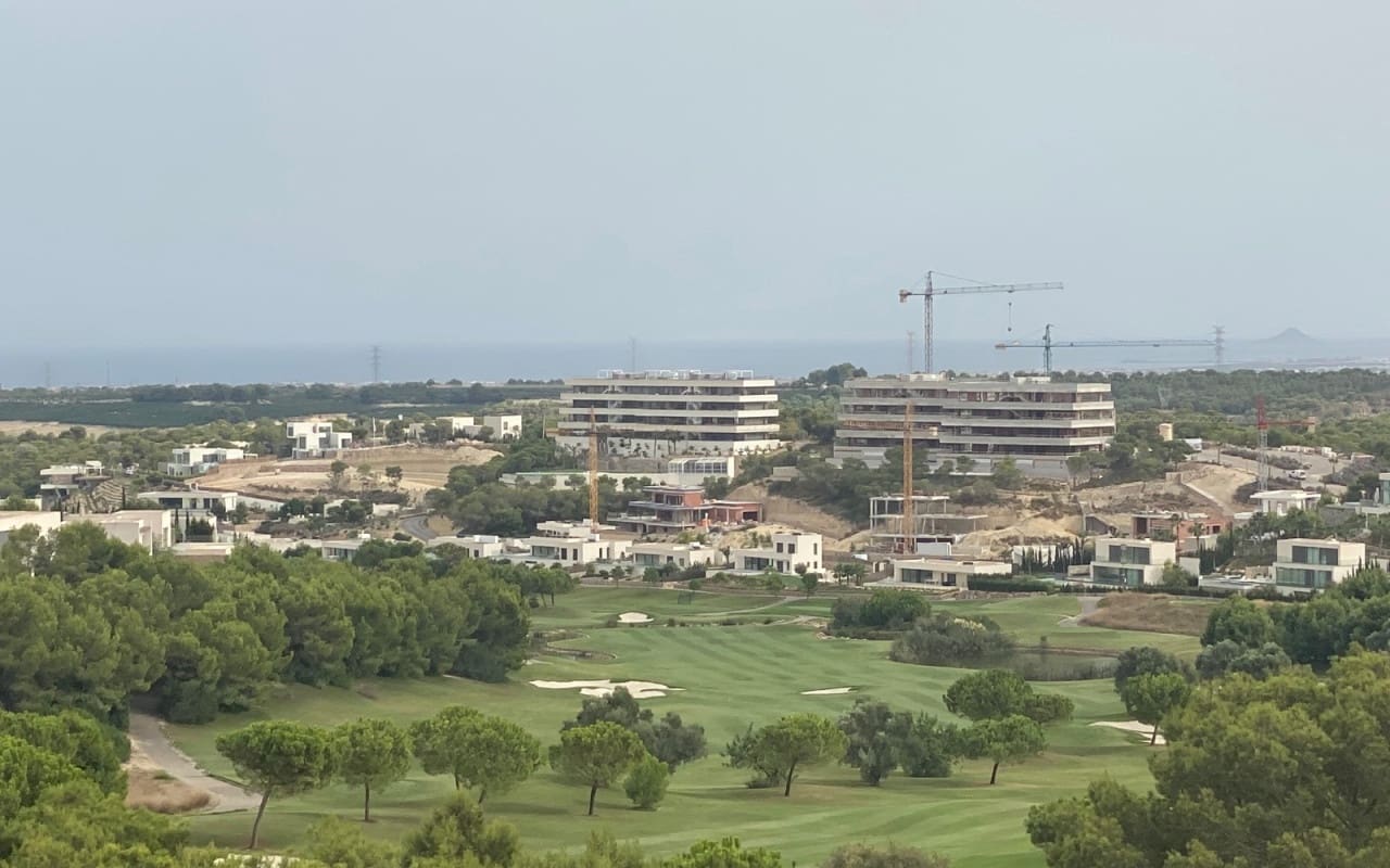 Apartamento de 2 habitaciones en Las Colinas Golf en venta con piscina - 475.000 € (Ref: 9136211)