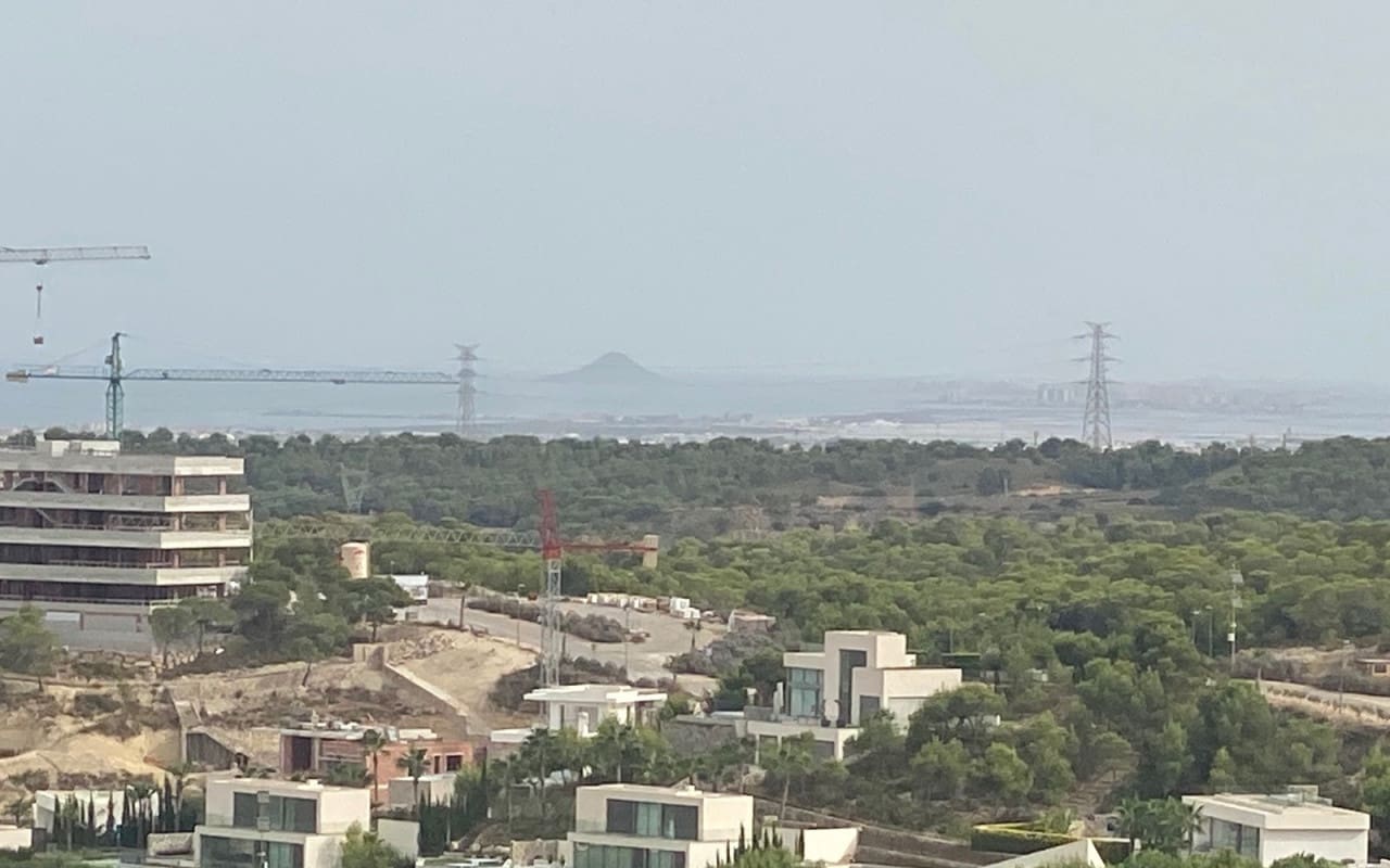 Apartamento de 2 habitaciones en Las Colinas Golf en venta con piscina - 475.000 € (Ref: 9136211)