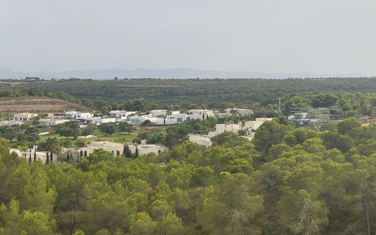 Apartamento de 2 habitaciones en Las Colinas Golf en venta con piscina - 475.000 € (Ref: 9136211)