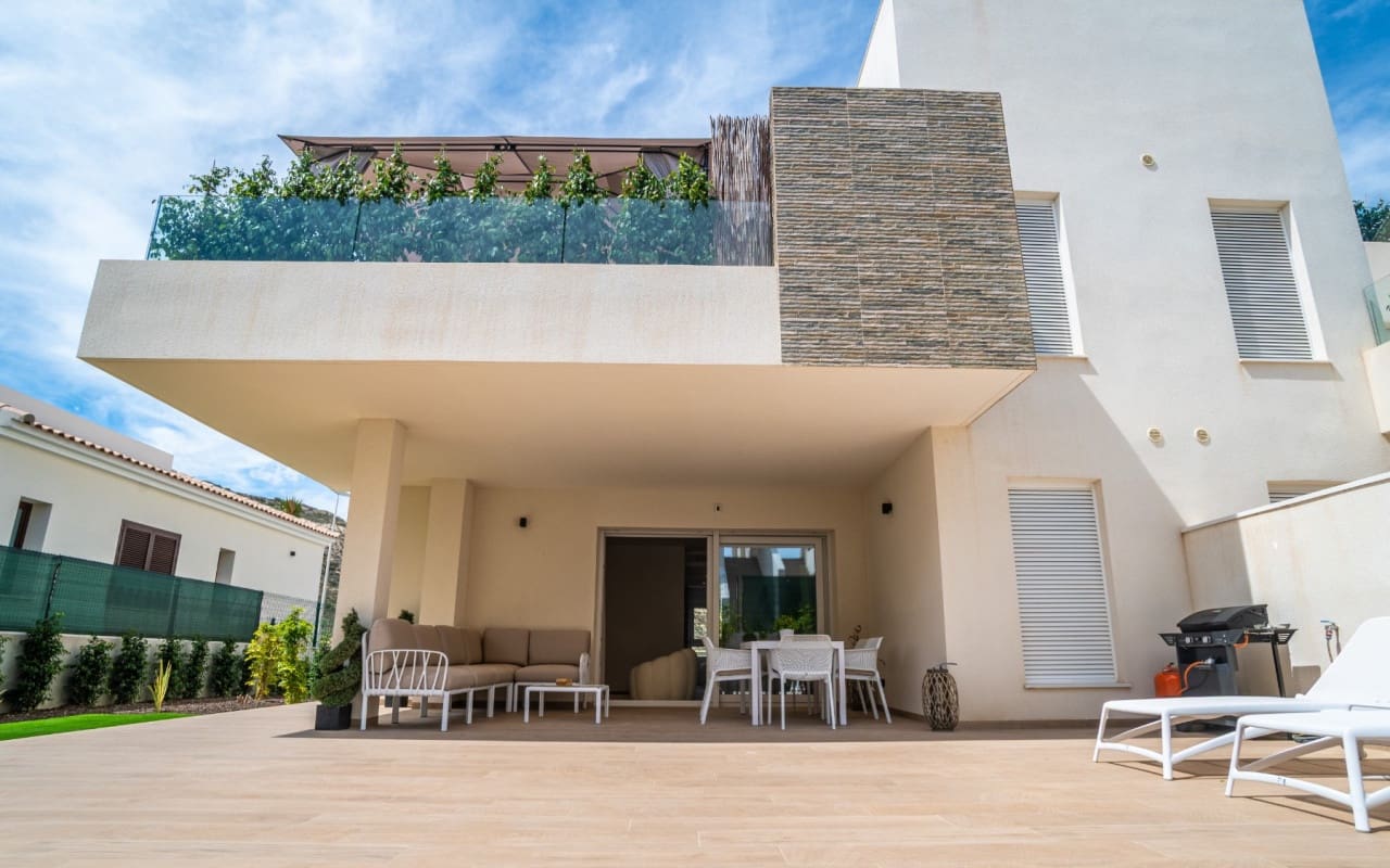 3 bedroom Apartment for sale in Algorfa with pool - € 375,000 (Ref: 9136216)