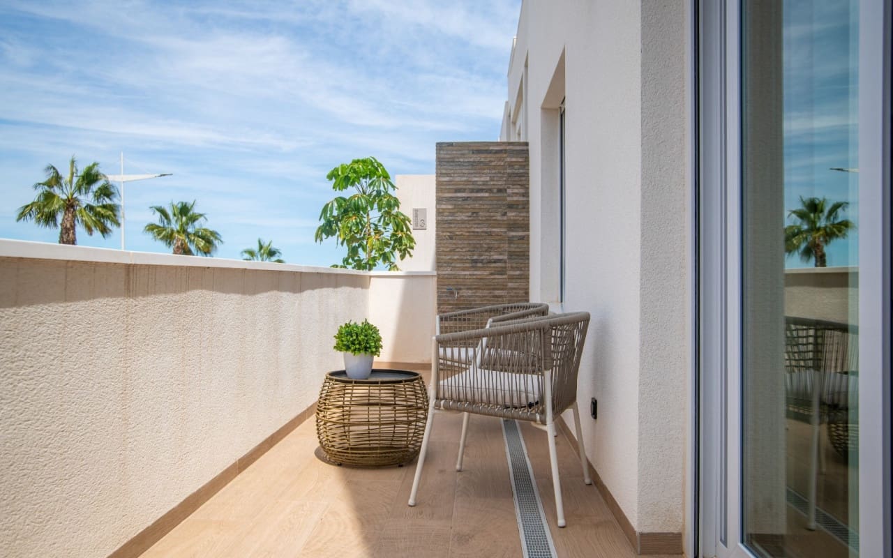 3 bedroom Apartment for sale in Algorfa with pool - € 375,000 (Ref: 9136216)