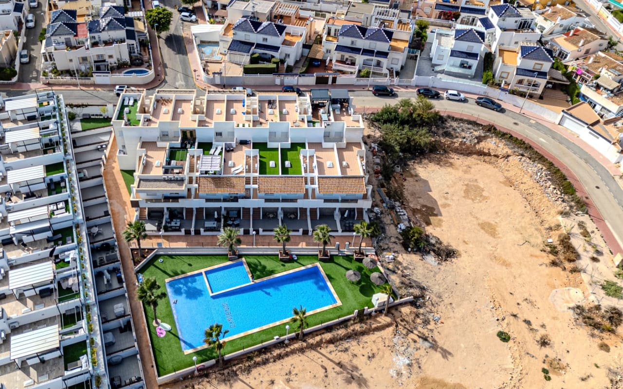 3 soveværelse Byhus til salg i Los Balcones med swimmingpool - € 315.000 (Ref: 9148206)