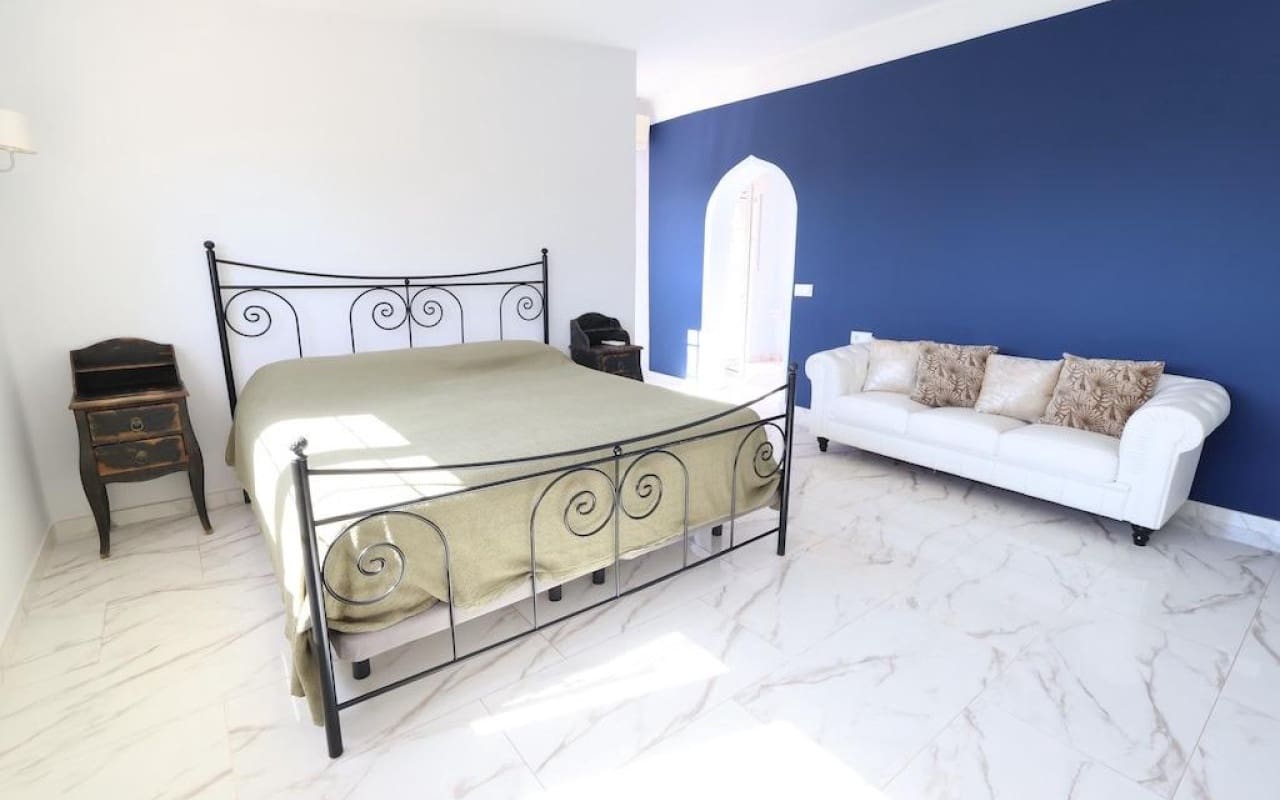 4 bedroom Villa for sale in Villamartin - € 699,000 (Ref: 9148208)