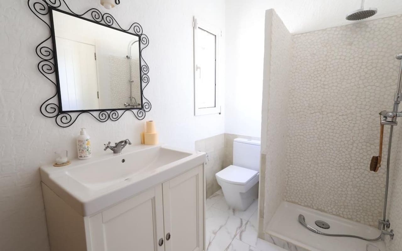 4 bedroom Villa for sale in Villamartin - € 699,000 (Ref: 9148208)