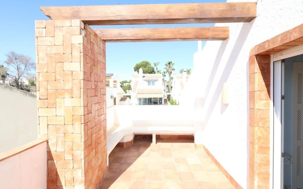 4 bedroom Villa for sale in Villamartin - € 699,000 (Ref: 9148208)
