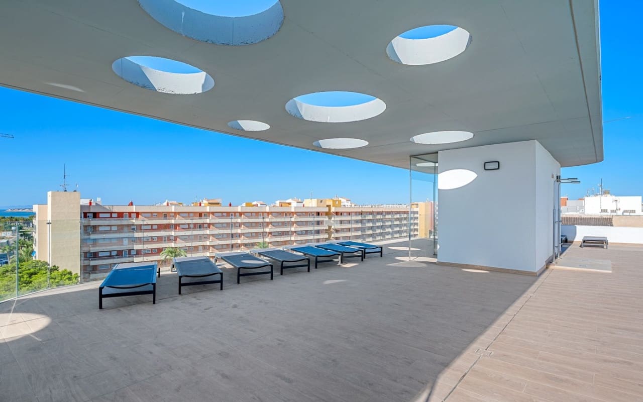 2 Zimmer Apartment zu verkaufen in Orihuela Costa mit Pool - 369.000 € (Ref: 9148225)