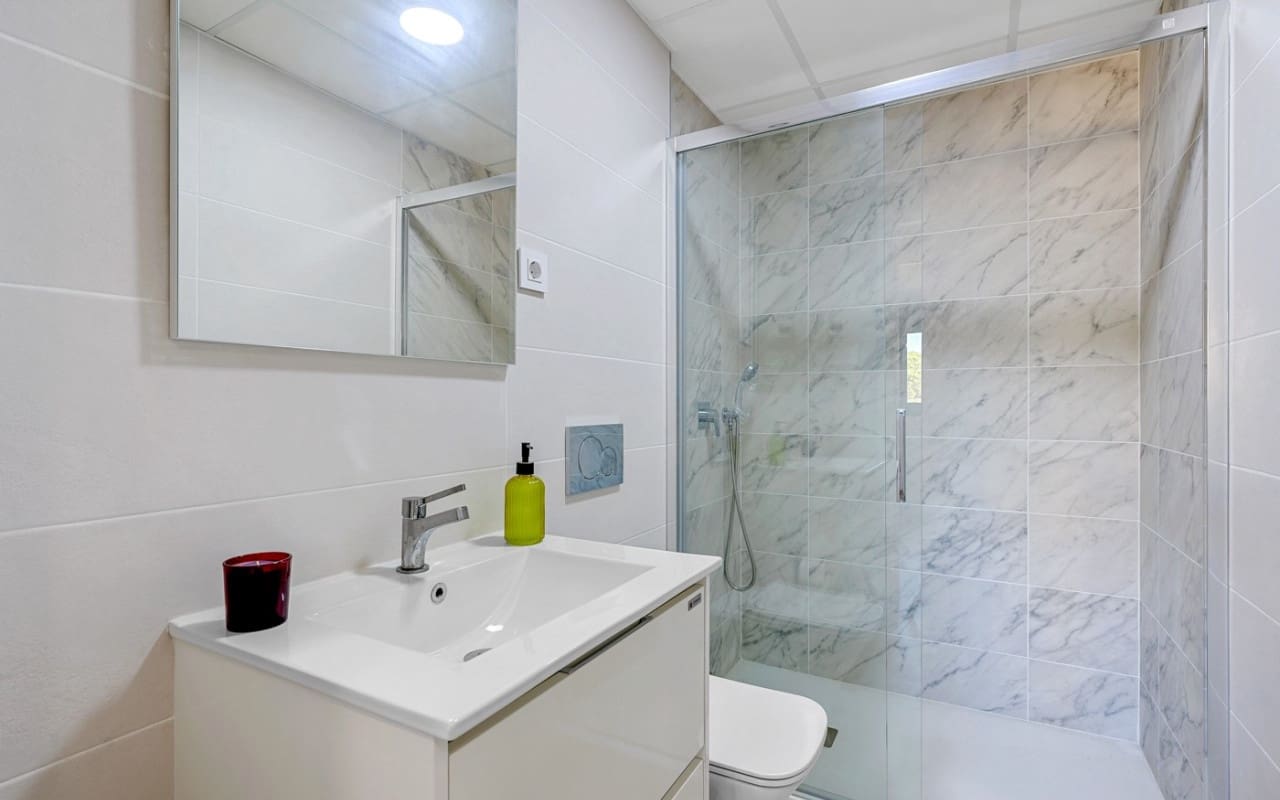 2 Zimmer Apartment zu verkaufen in Orihuela Costa mit Pool - 369.000 € (Ref: 9148225)