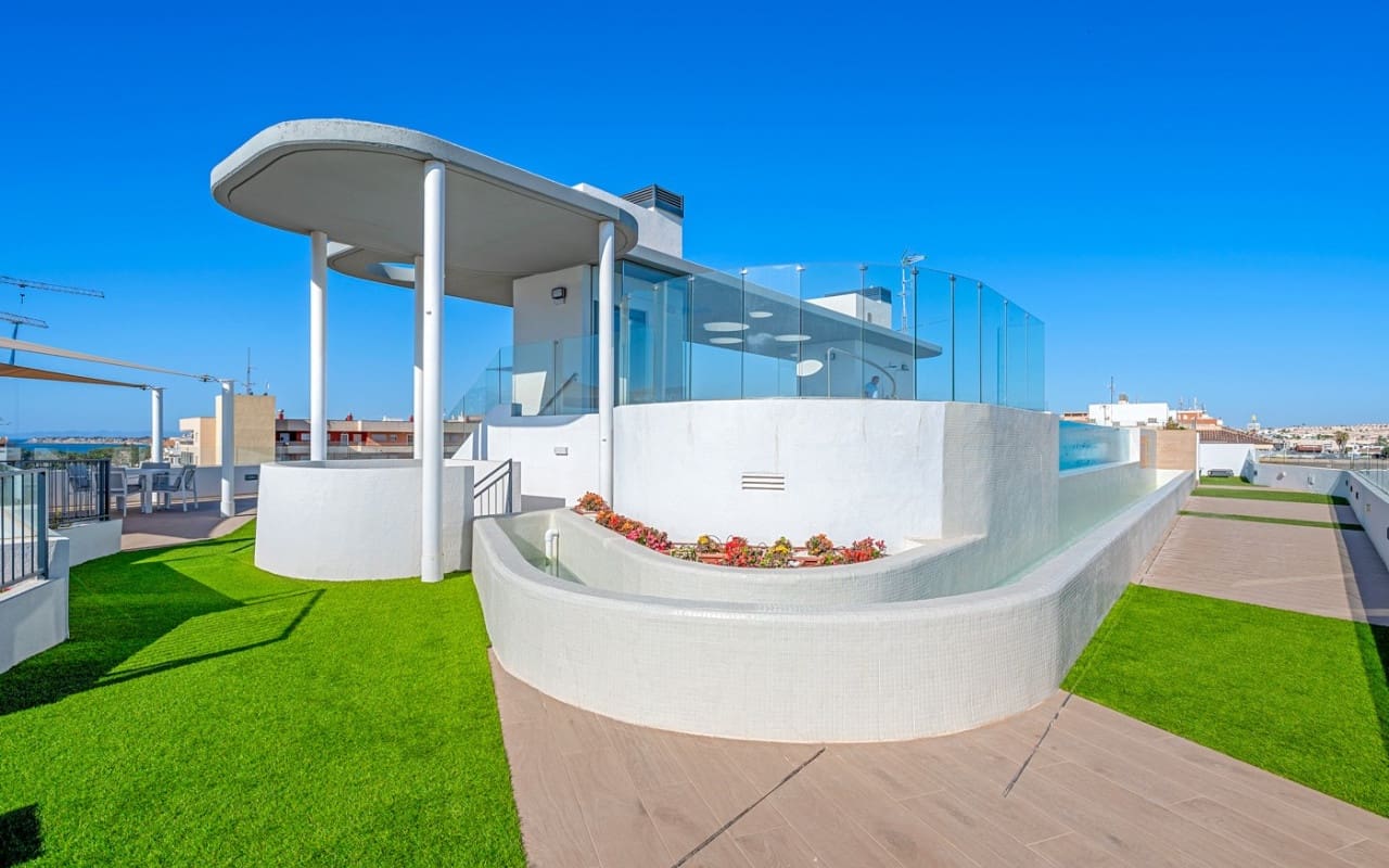 2 Zimmer Apartment zu verkaufen in Orihuela Costa mit Pool - 369.000 € (Ref: 9148225)