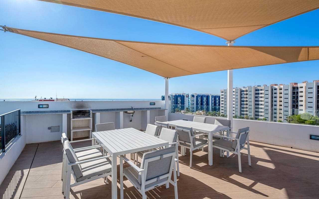 2 Zimmer Apartment zu verkaufen in Orihuela Costa mit Pool - 369.000 € (Ref: 9148225)