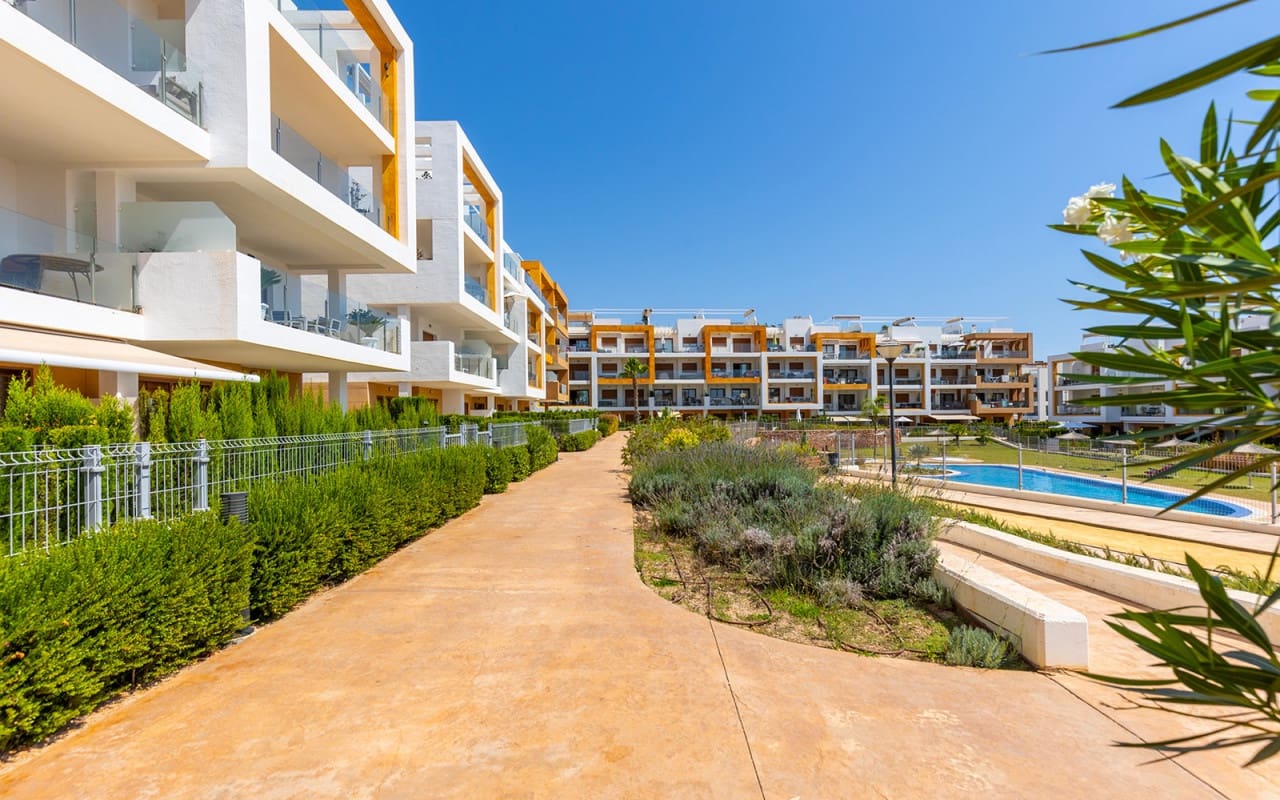 3 quarto Apartamento para venda em Villamartin com piscina - 299 900 € (Ref: 9148226)