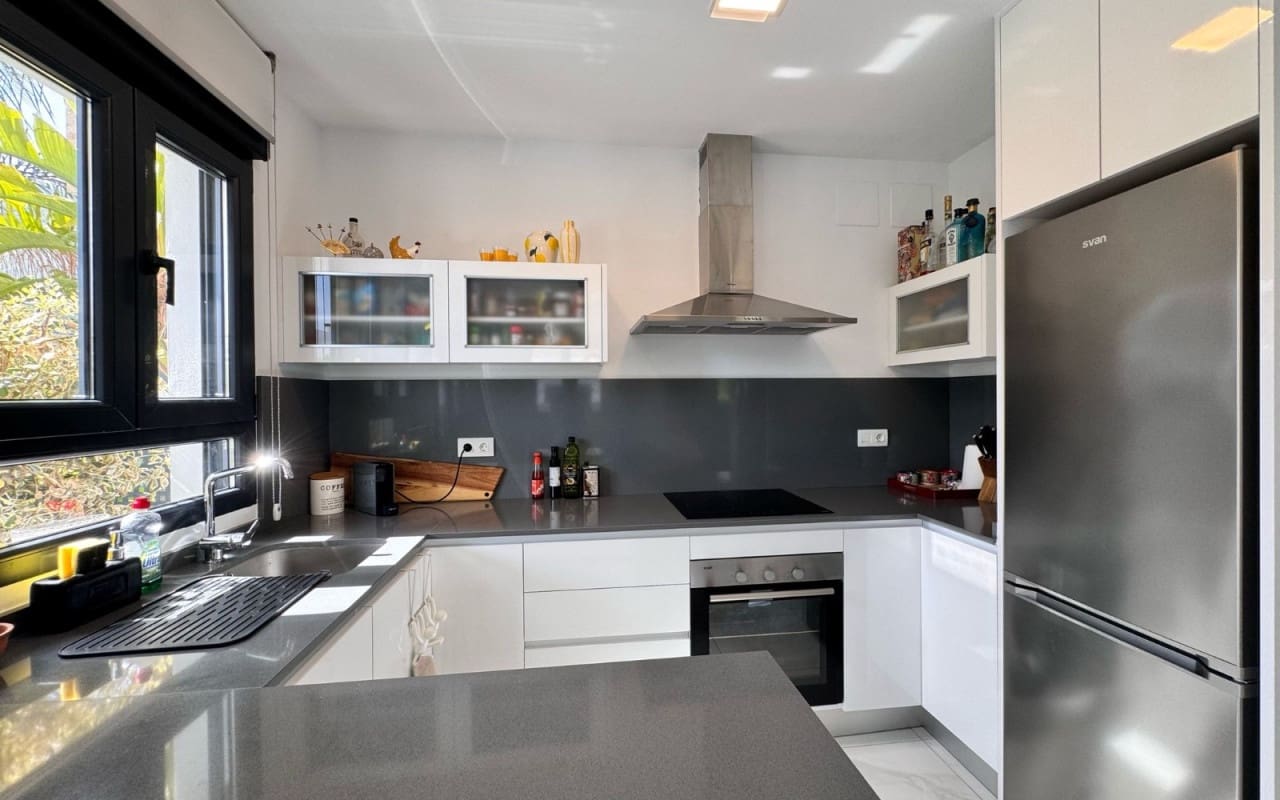 2 bedroom Townhouse for sale in Polop with pool - € 330,000 (Ref: 9170056)