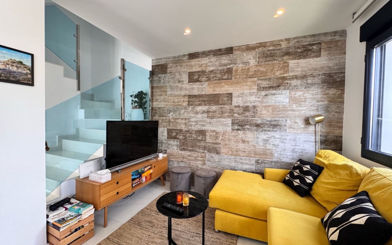 2 bedroom Townhouse for sale in Polop with pool - € 330,000 (Ref: 9170056)