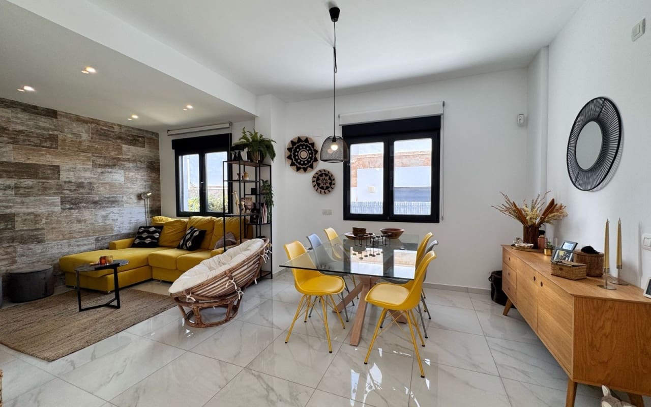 2 bedroom Townhouse for sale in Polop with pool - € 330,000 (Ref: 9170056)