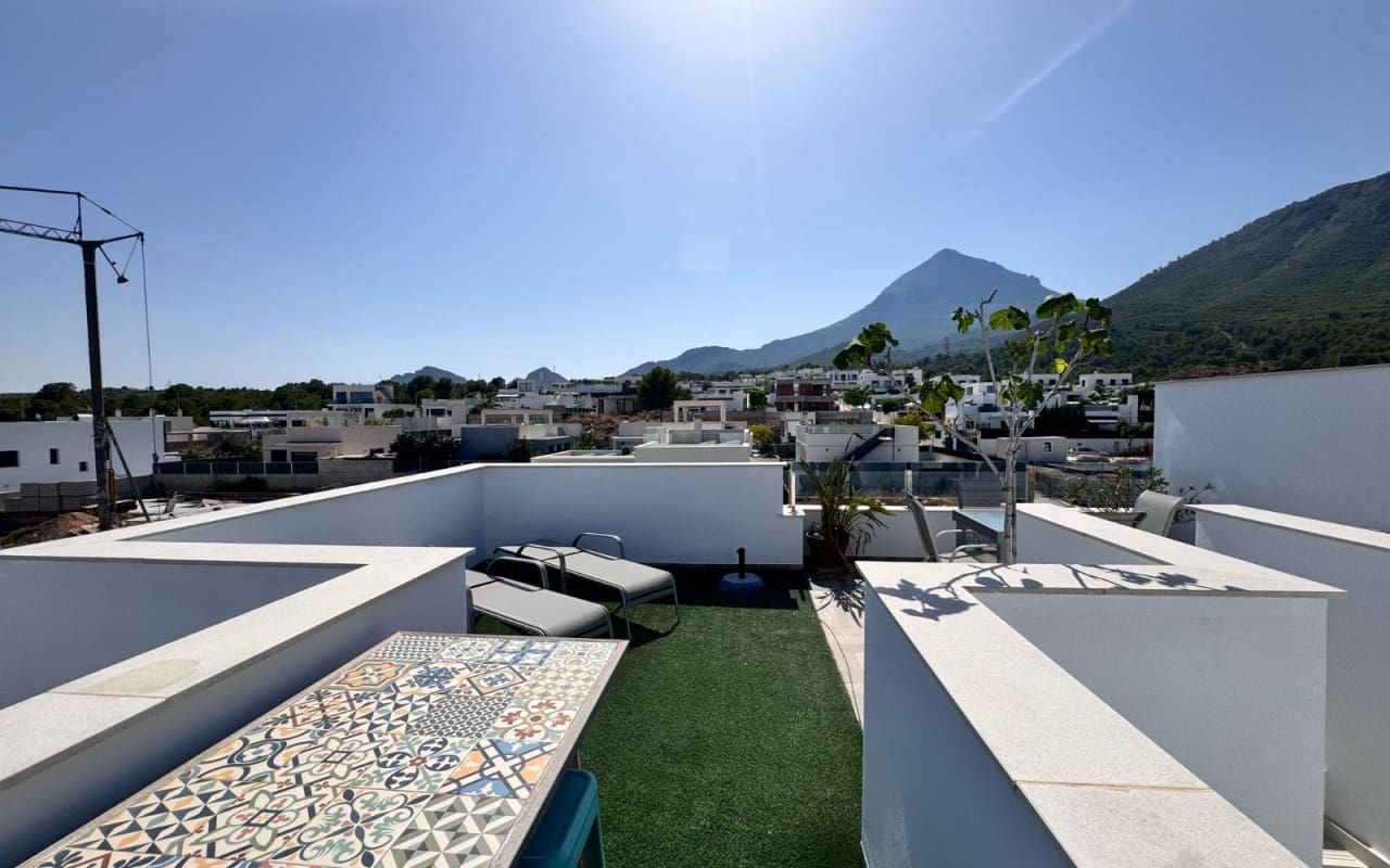 2 bedroom Townhouse for sale in Polop with pool - € 330,000 (Ref: 9170056)