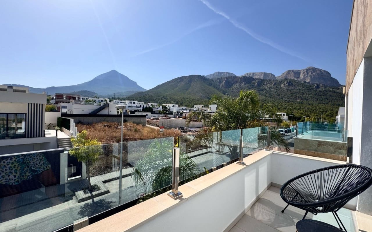 2 bedroom Townhouse for sale in Polop with pool - € 330,000 (Ref: 9170056)