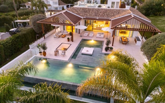 6 soveværelse Villa til salg i Los Naranjos, Marbella - € 10.950.000 (Ref: 9170278)