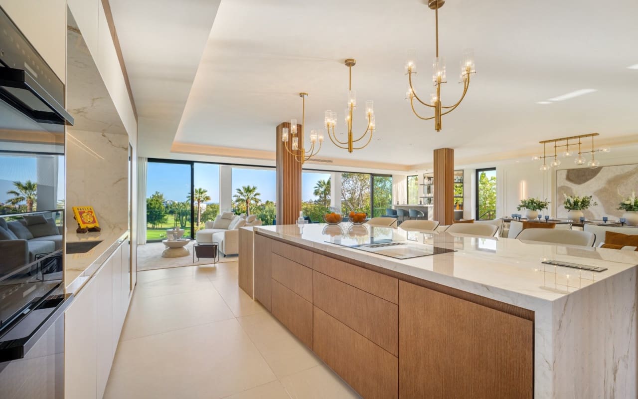 6 slaapkamer Villa te koop in Marbella - € 7.350.000 (Ref: 9170279)