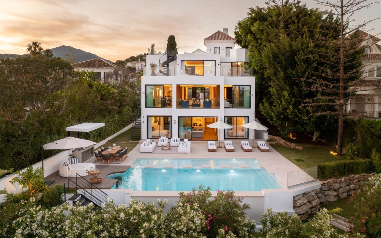 6 slaapkamer Villa te koop in Marbella - € 7.350.000 (Ref: 9170279)