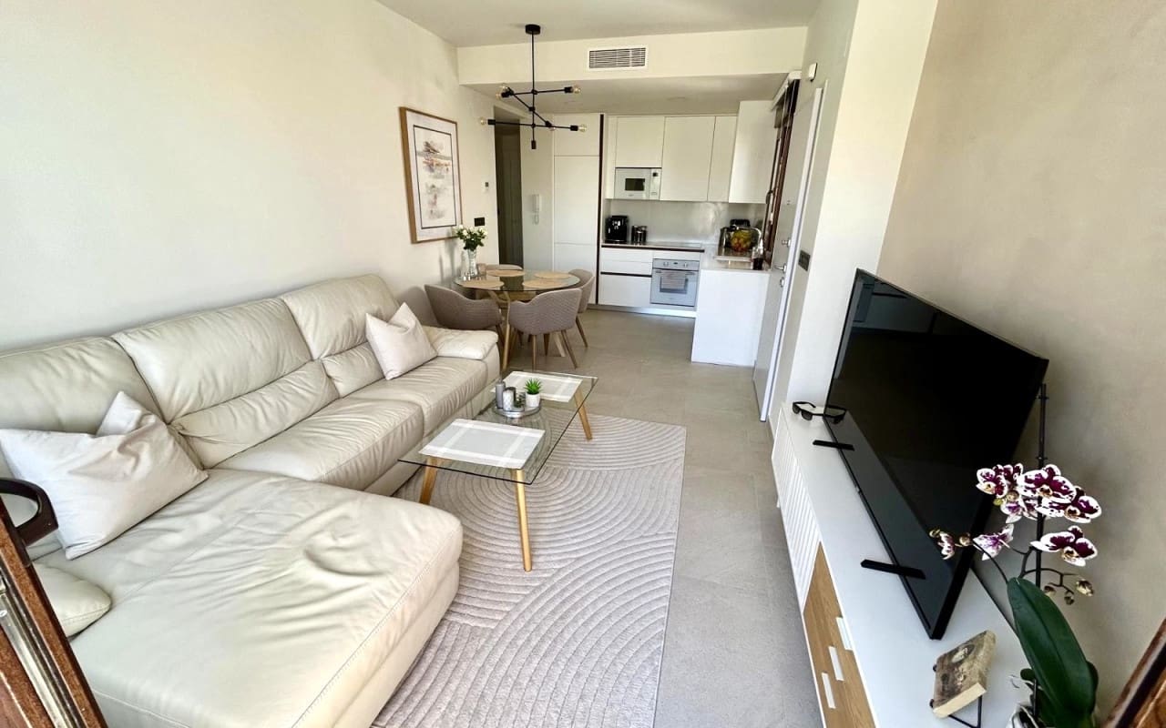 2 makuuhuone Huoneisto myytävänä paikassa Torrevieja mukana uima-altaan - 299 000 € (Ref: 9170321)