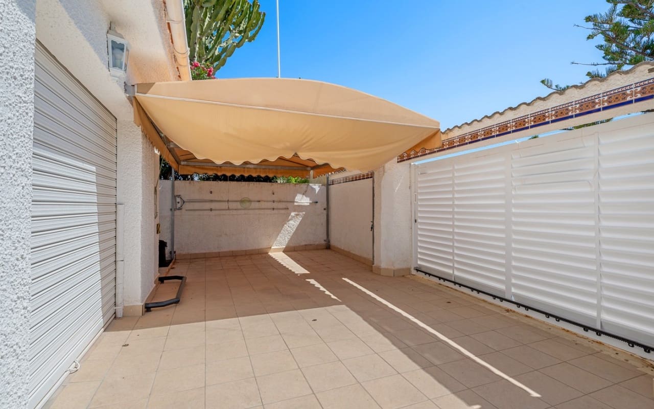 3 slaapkamer Villa te koop in Ciudad Quesada met zwembad - € 490.000 (Ref: 9175908)