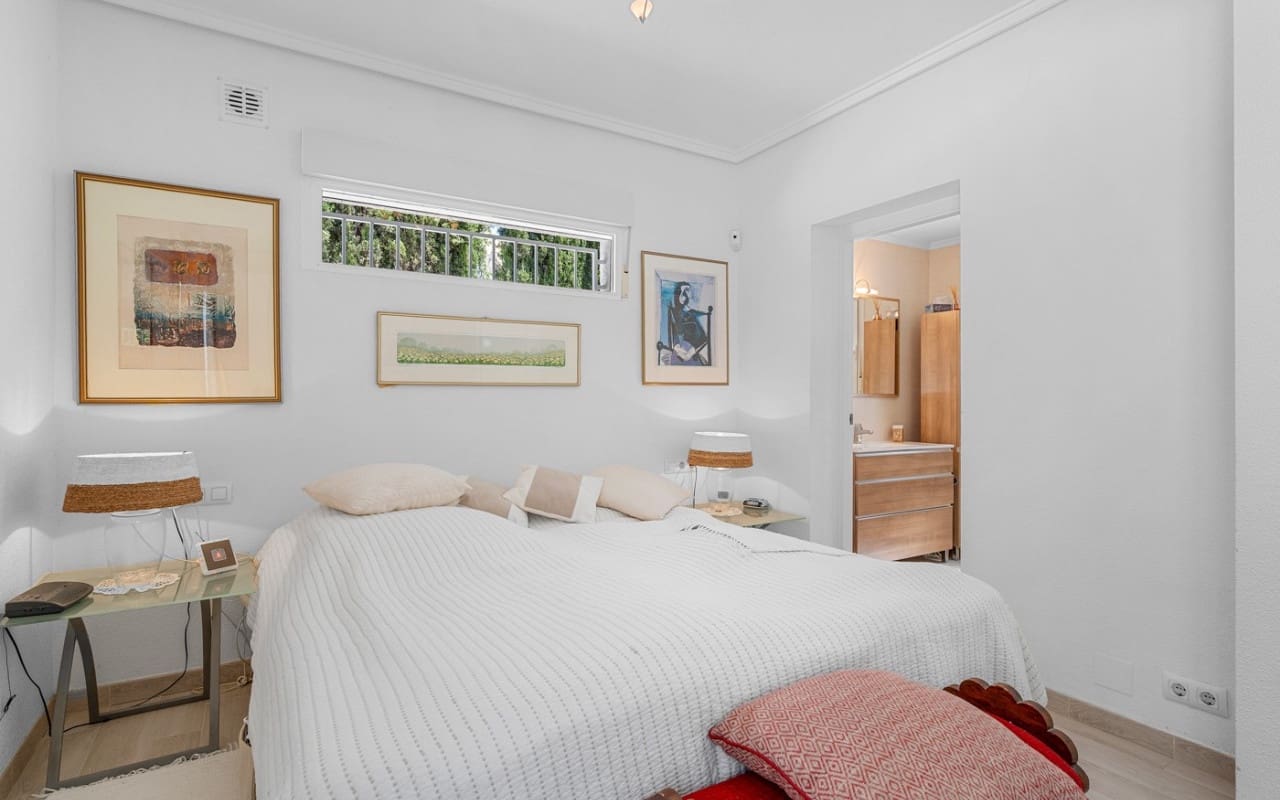 3 slaapkamer Villa te koop in Ciudad Quesada met zwembad - € 490.000 (Ref: 9175908)