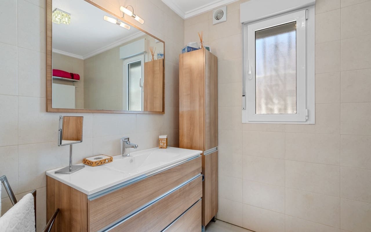 3 slaapkamer Villa te koop in Ciudad Quesada met zwembad - € 490.000 (Ref: 9175908)